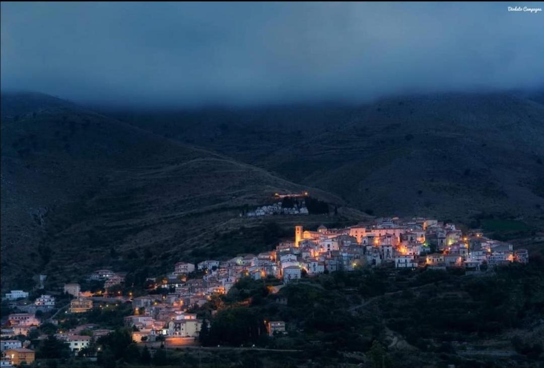 La Rocca Dei Borboni Acomodação com café da manhã Santa Domenica Talao Exterior foto
