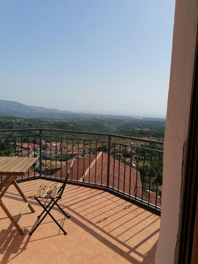La Rocca Dei Borboni Acomodação com café da manhã Santa Domenica Talao Exterior foto
